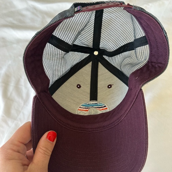 Patagonia Snap Back trucker hat mesh - Picture 3 of 5